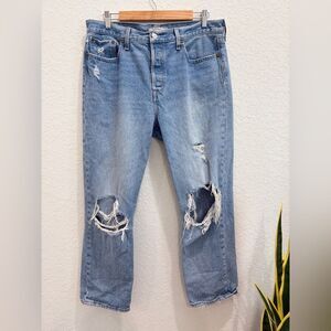 Levi's Wedgie Straight Jeans Distressed Size 32